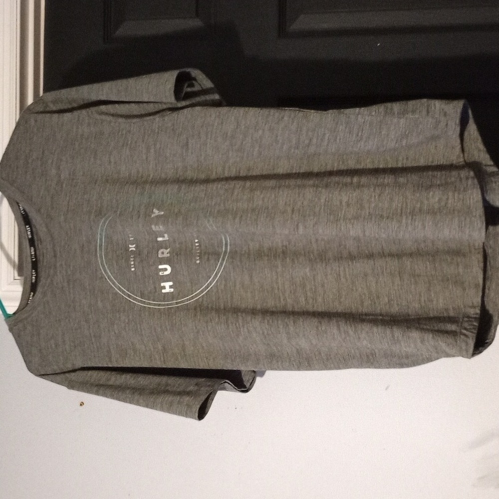 Hurley short sleeve t-shirt large